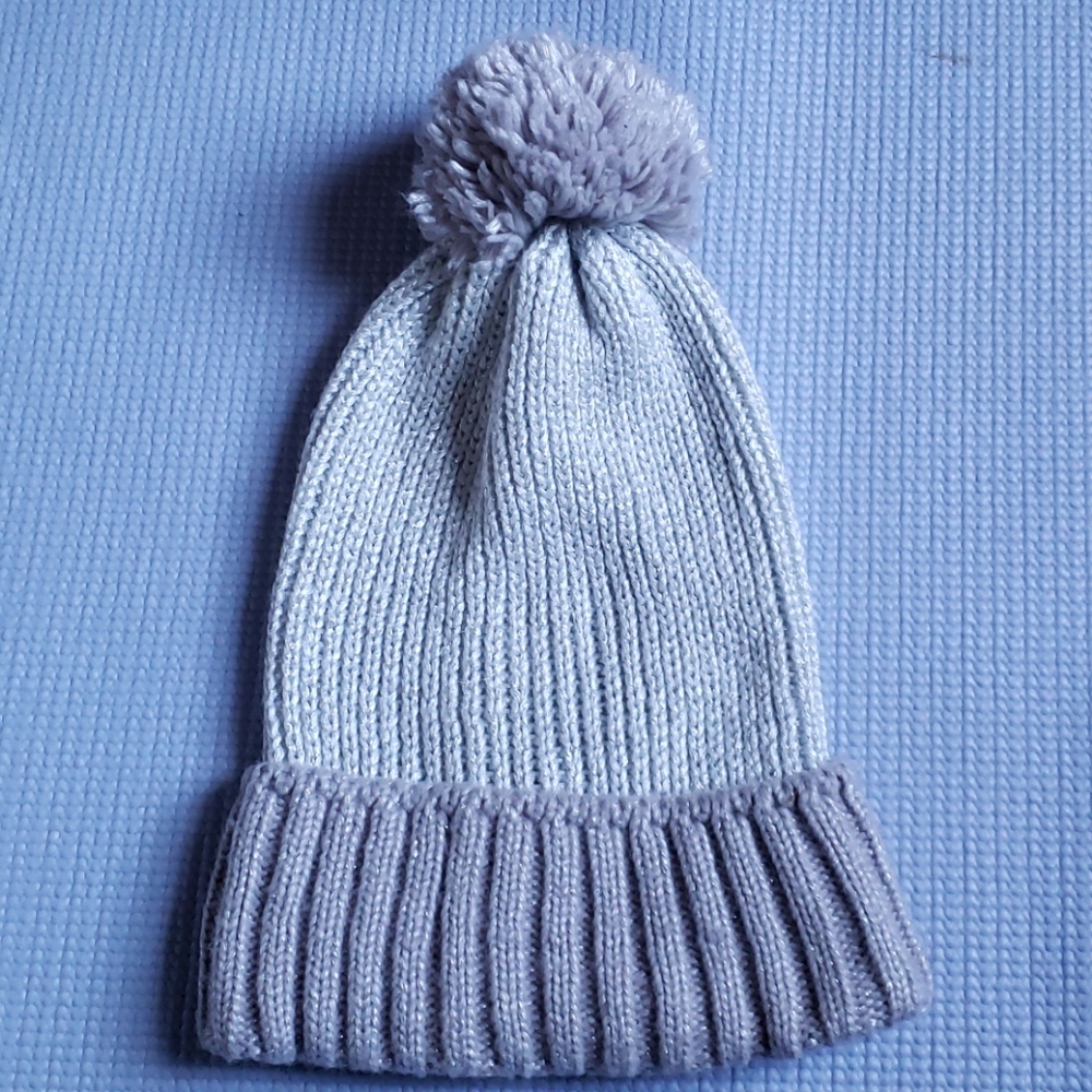 Womens winter knitted hat🤍